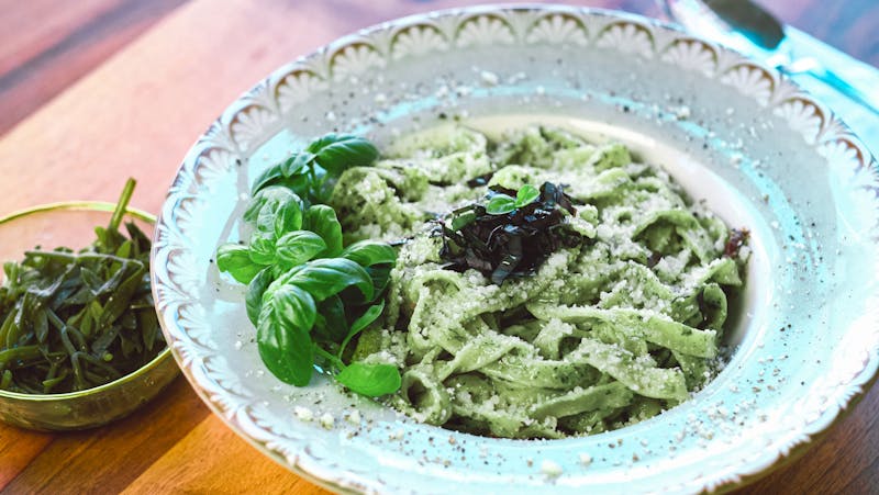 Dions Fettuccine Alfredo with creamy parmesan sauce